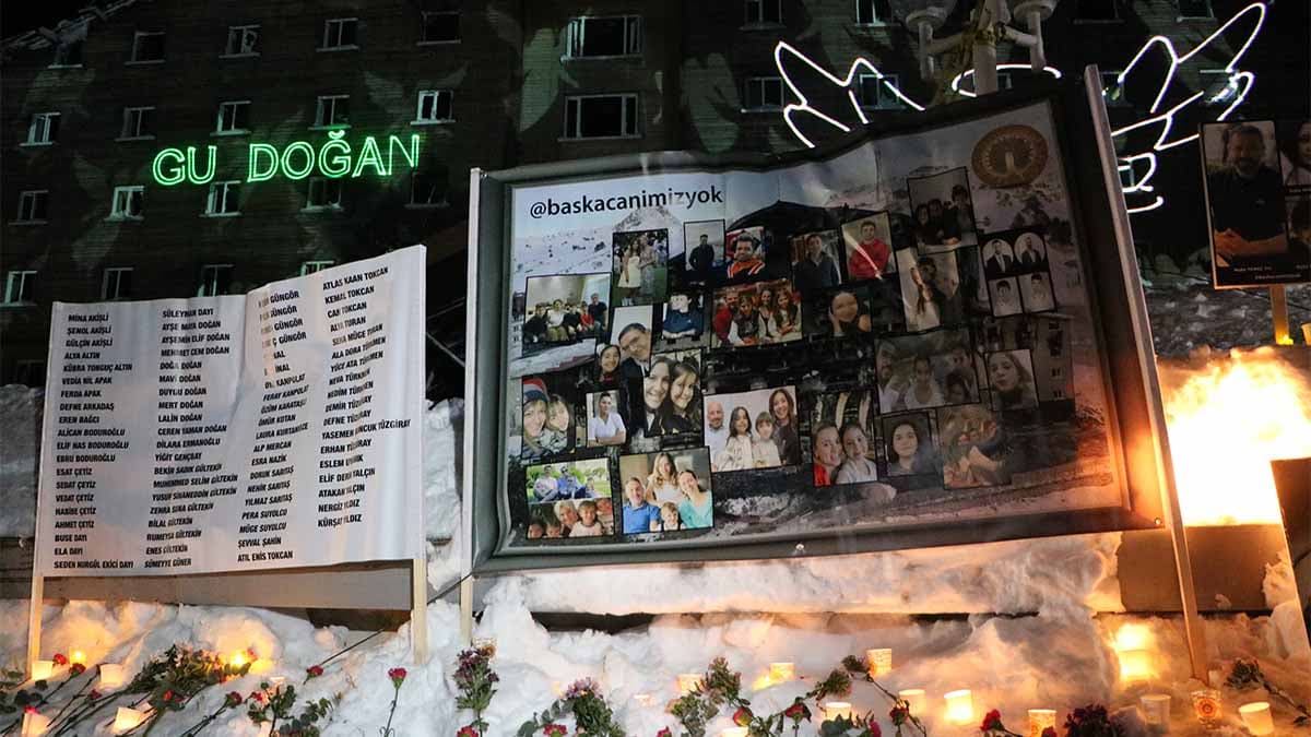 Kartalkaya'daki otel yangını faciasında yaşamını yitirenler anıldı
