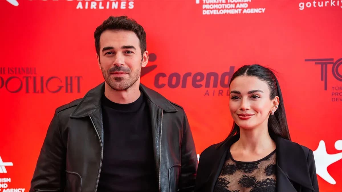 Corendon Airlines, Özge Yağız ve Yusuf Çim’i Varşova’da hayranlarıyla buluşturdu