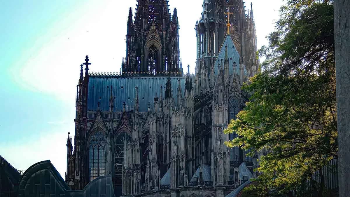 Ünlü katedral, turistlerden 12 Euro giriş ücreti almaya başlayacak