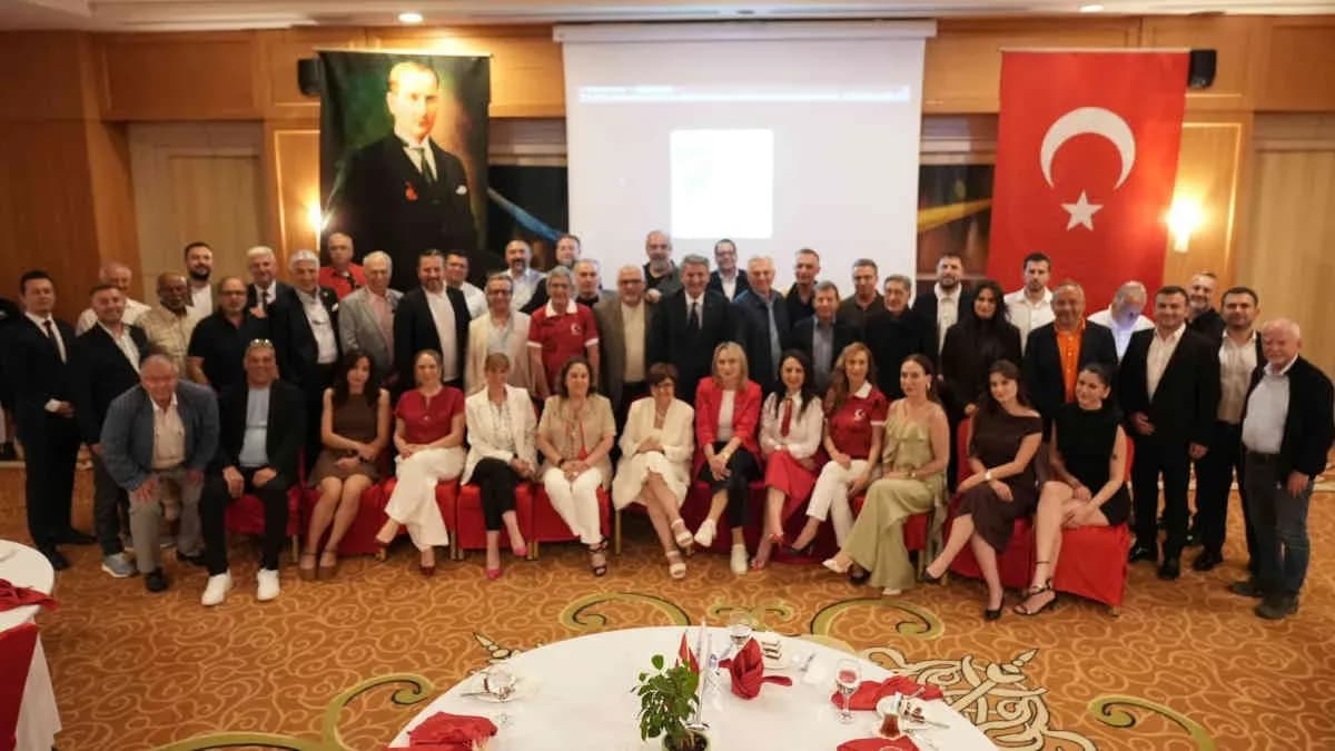 SKAL Antalya, Mayıs ayı toplantısını Crystal De Luxe Resort’te gerçekleştirdi