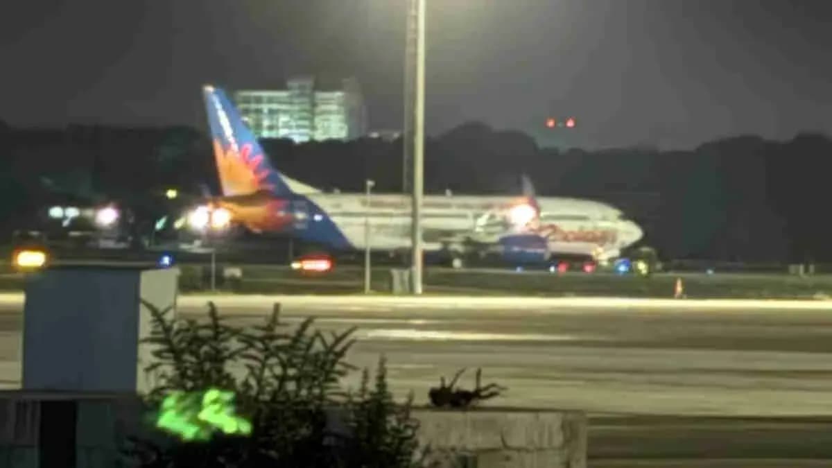 Jet2 uçağı, pilot rahatsızlanınca Antalya Havalimanı’na acil iniş yaptı