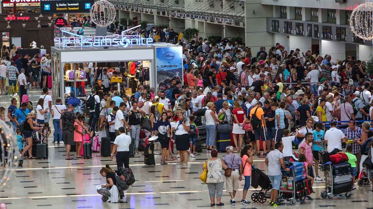 Antalya'da bayram yoğunluğu başladı: iç pazardan 200 bine yakın misafir ağırlanıyor