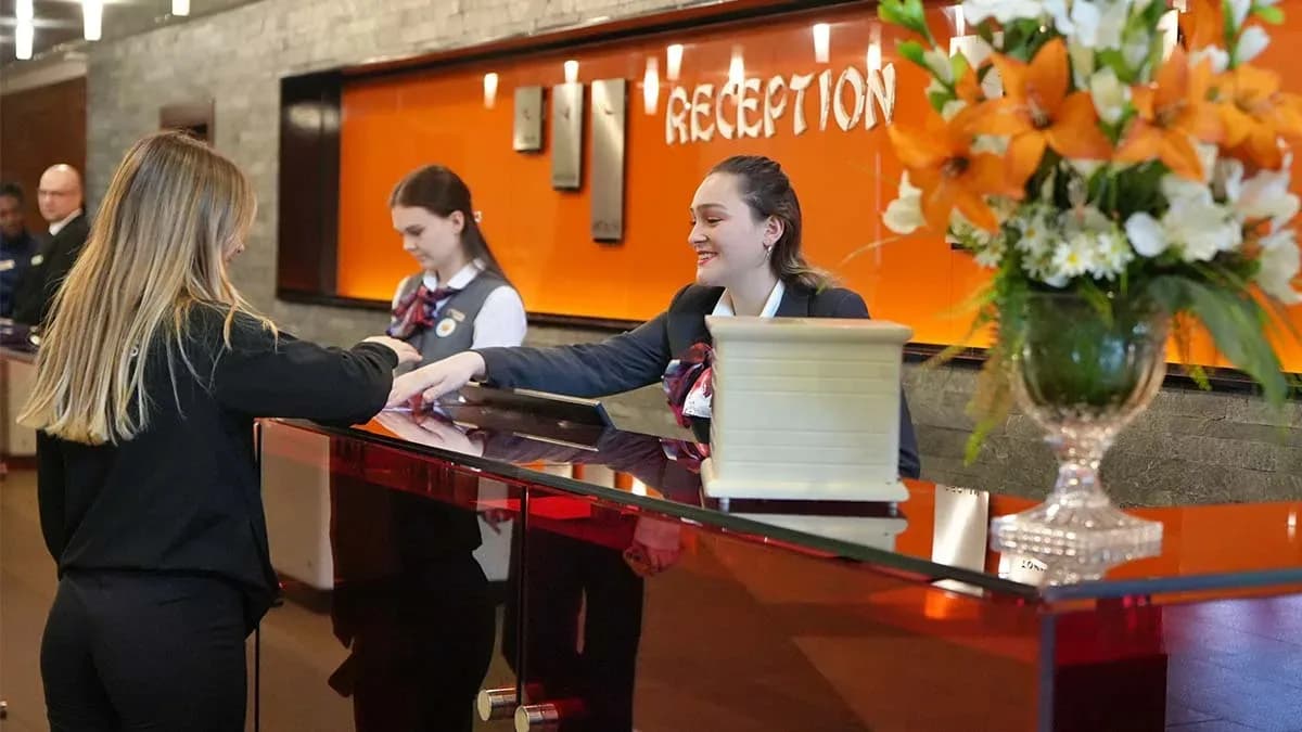 Bayram ve sezon öncesi turizmde kritik uyarı: "Gerçek dışı otel fiyatlarına aldanmayın"