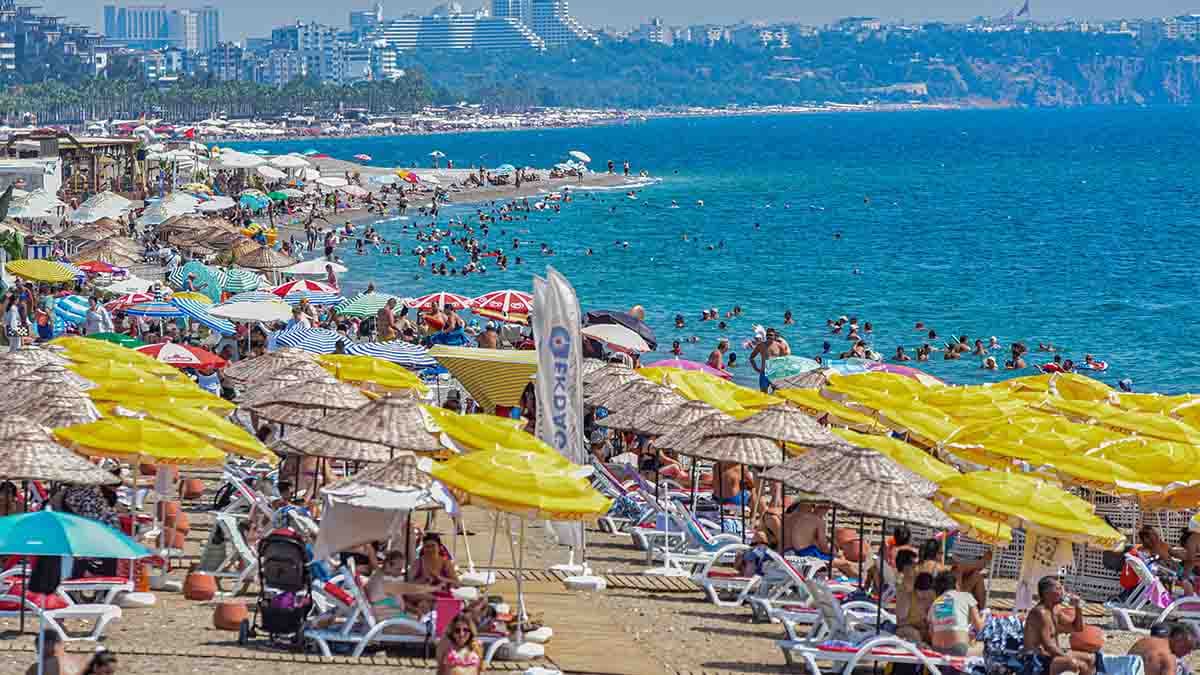 Anex, Antalya charter programını Kasım ortasına kadar uzattı