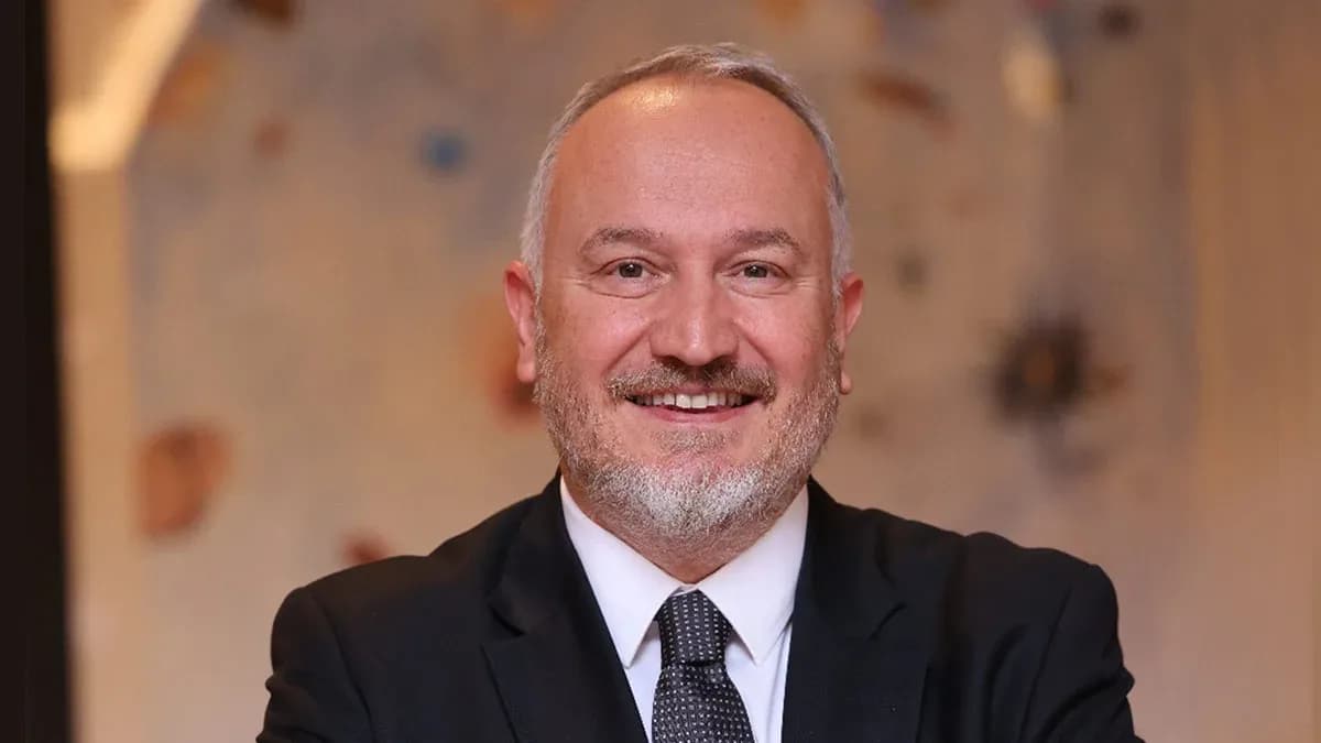 Kaan Kavaloğlu: “Türkiye ve Antalya’nın savaşa uzak olduğunu iyi bir şekilde anlatmamız gerekiyor”