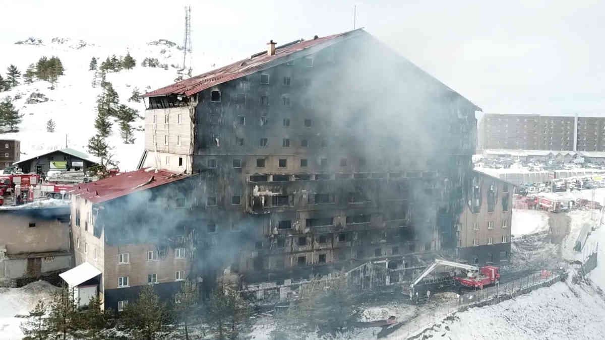 Otel yangınında 8 yakınını kaybeden avukat: “Çıkarın mahkemeye suçları yoksa aklansınlar”