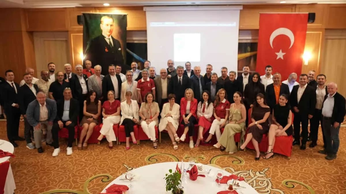 SKAL Antalya, Mayıs ayı toplantısını Crystal De Luxe Resort’te gerçekleştirdi