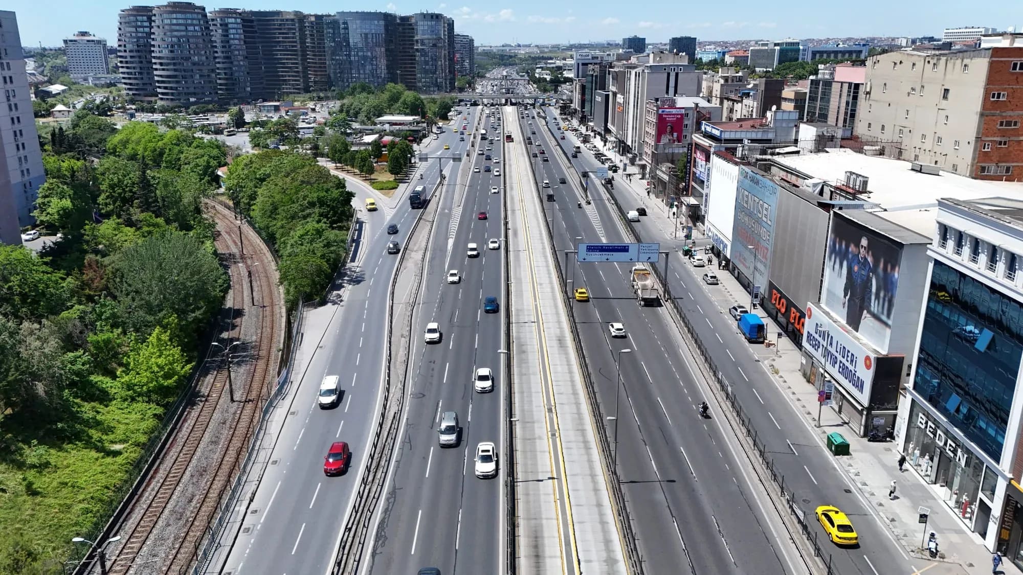 Bayram tatili İstanbul'u boşalttı: Trafik yoğunluğu yüzde 30