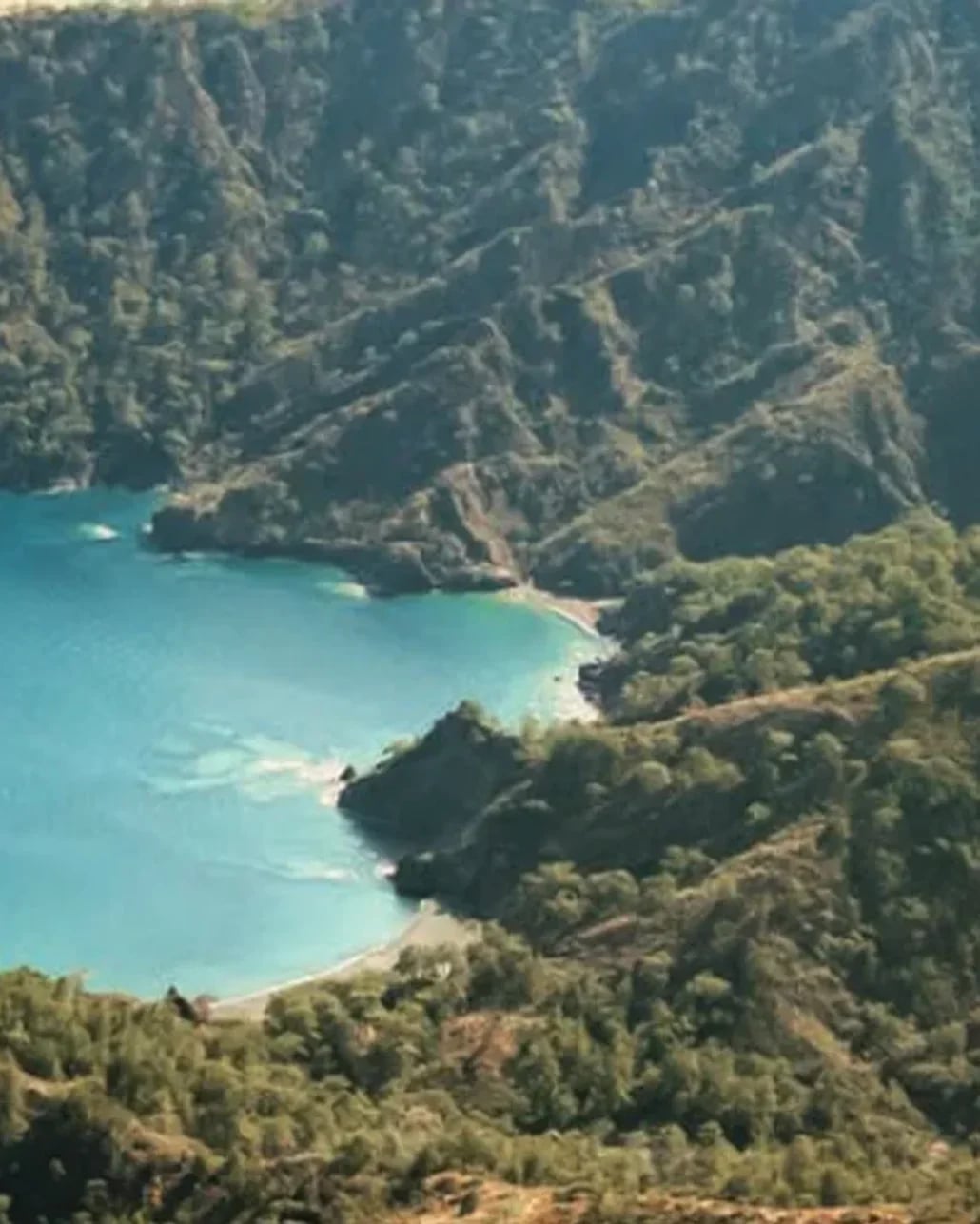 Prestijli dergi, son sayısında Kemer’e geniş yer verdi