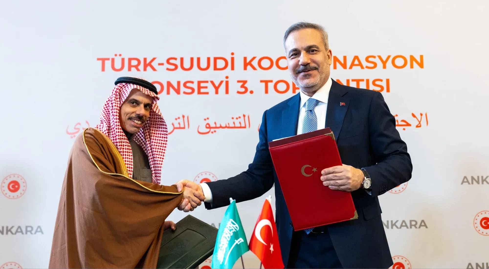 Türkiye ile Suudi Arabistan arasında vize muafiyeti anlaşması imzalandı