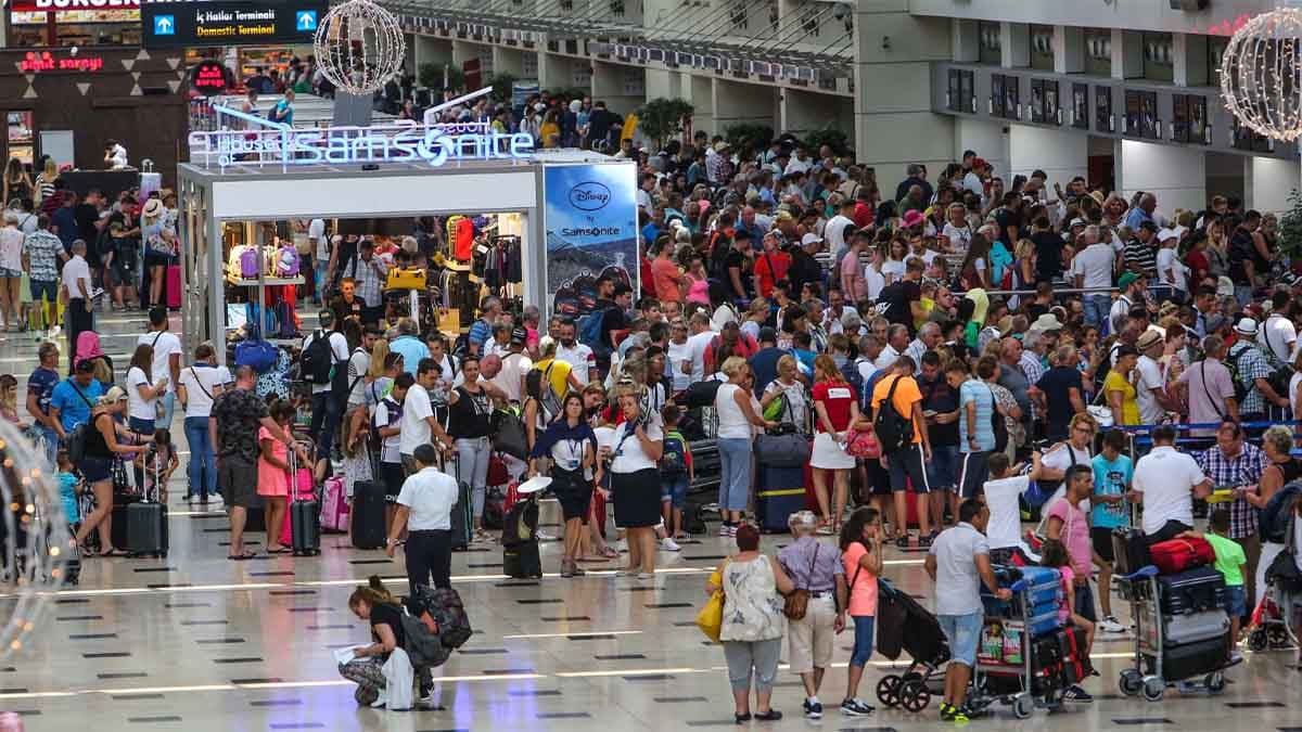 Antalya'da bayram yoğunluğu başladı: iç pazardan 200 bine yakın misafir ağırlanıyor