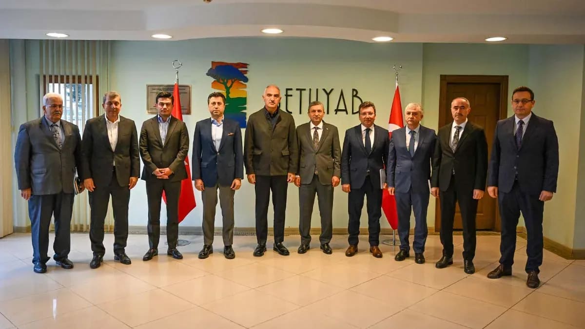 Bakan Ersoy: “Belek'te Acısu Deresi'ndeki uygunsuz yapılar kaldırılacak”