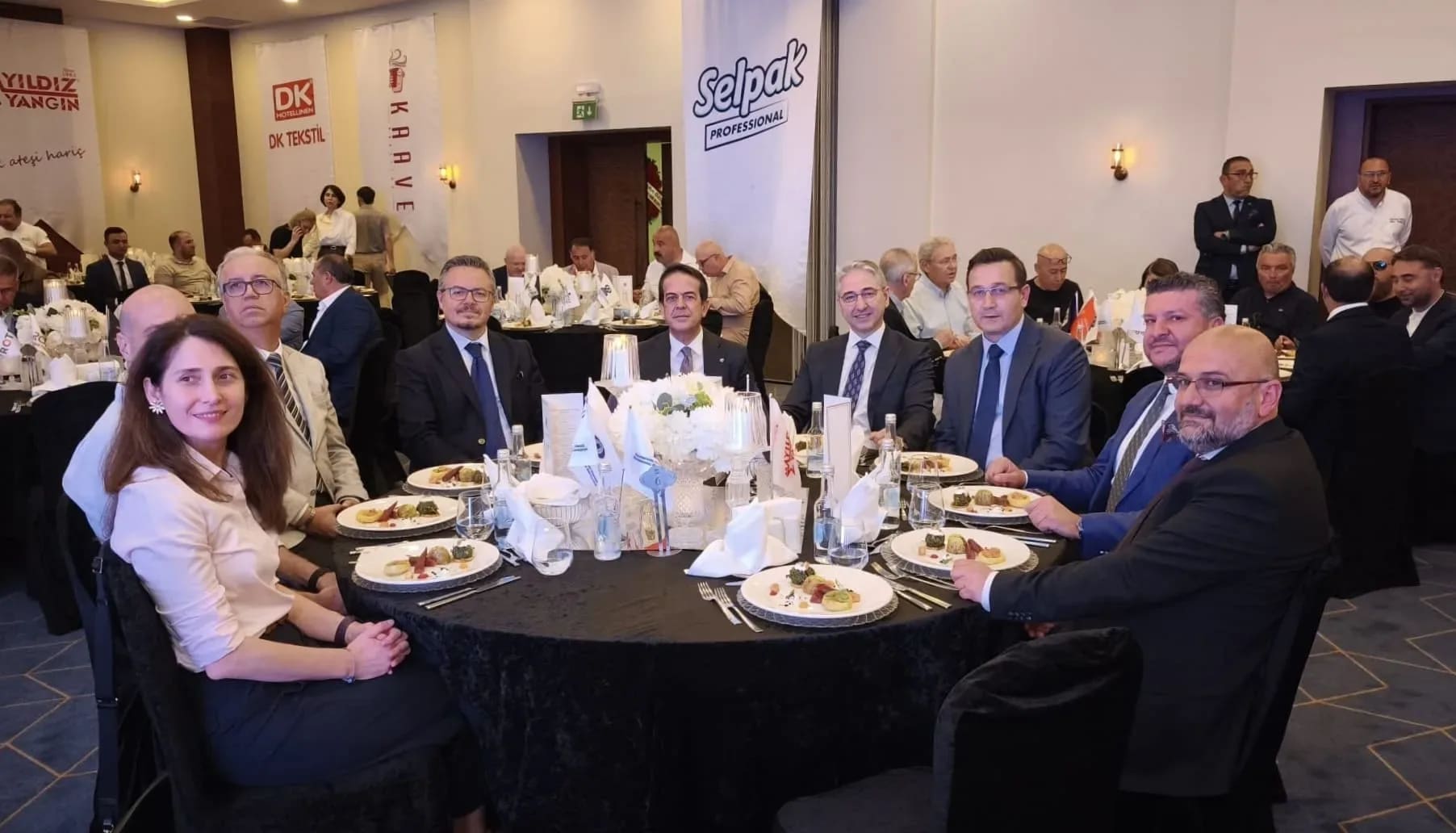 POYD'un geleneksel öğle yemeğinde, Ege rüzgarı esti