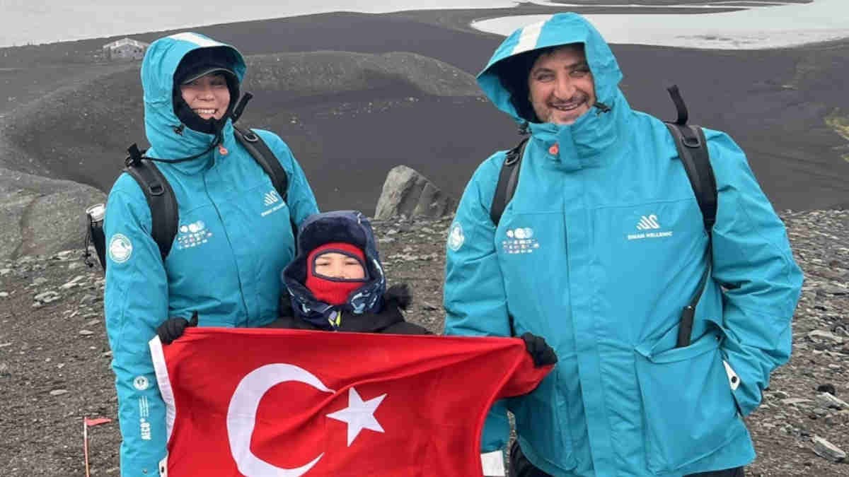 7 yaşında, Güney Kutbu’nda Türk bayrağı açtı