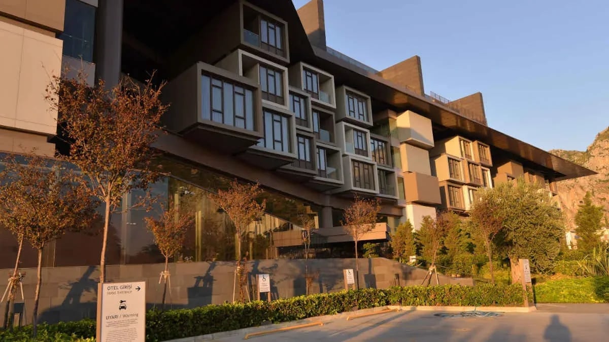 30 bin tarihi eserle hem müze hem otel…