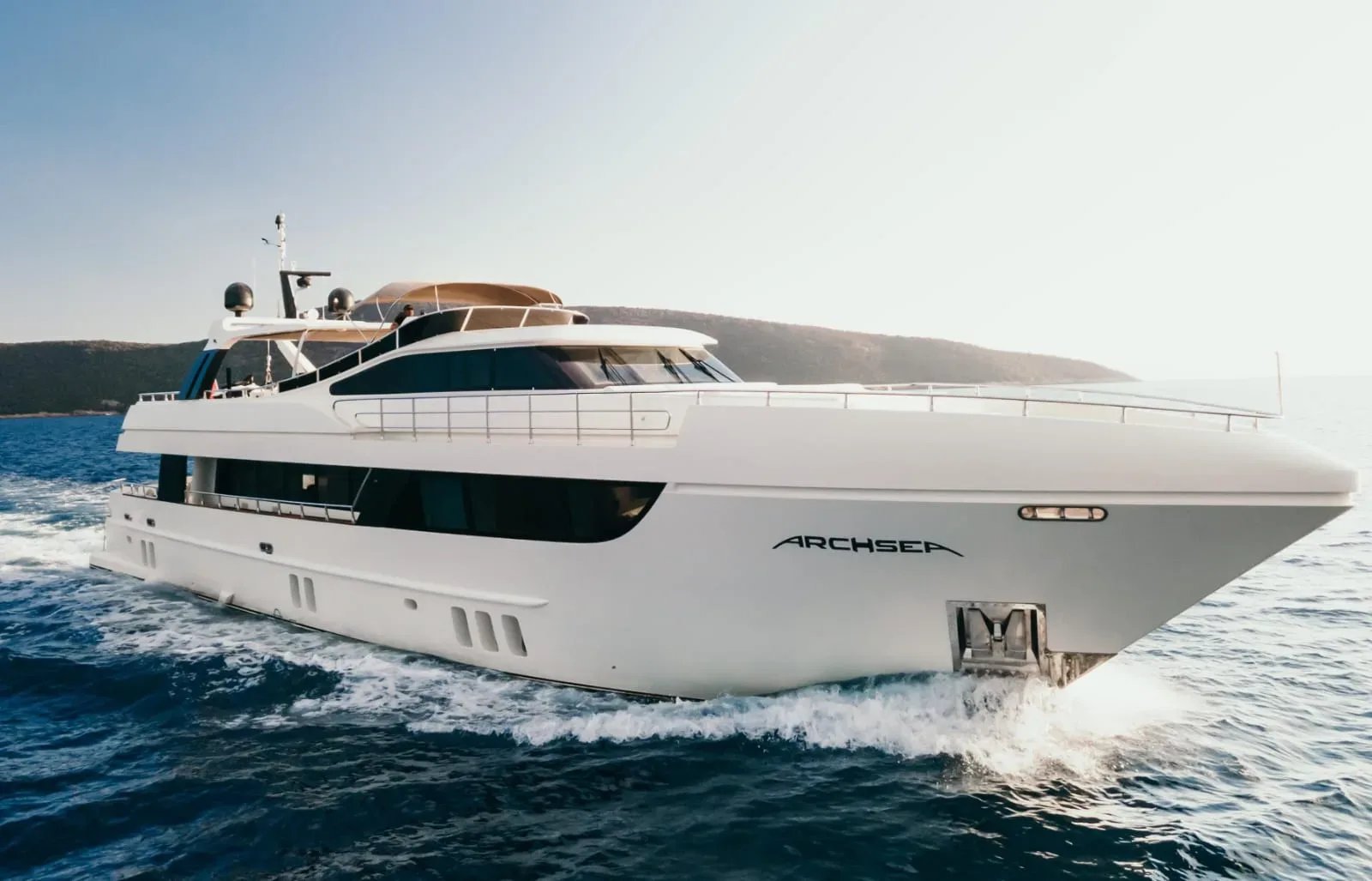 Artmim’in 32 metrelik süper lüks motoryatı, TYBA Charter Show’da sezona iki ödülle “Merhaba” dedi!