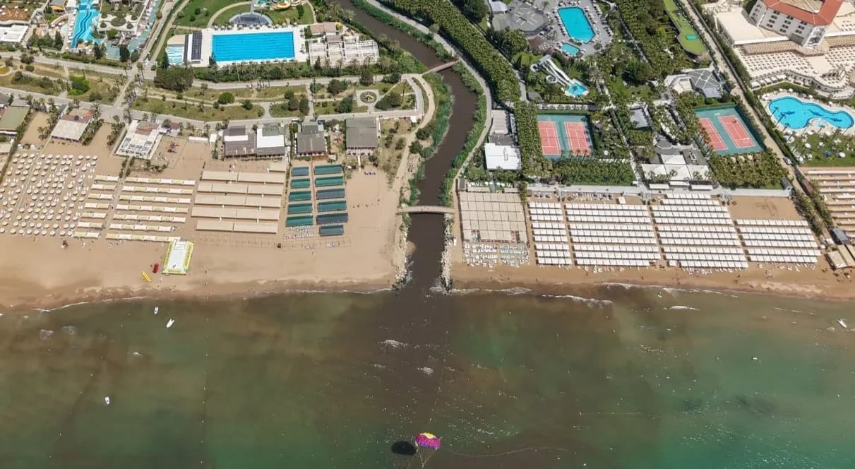 Antalya'da rezervasyon iptal ettiren deniz kirliliğinin nedeni belli oldu: Vali Şahin sert tepki gösterdi
