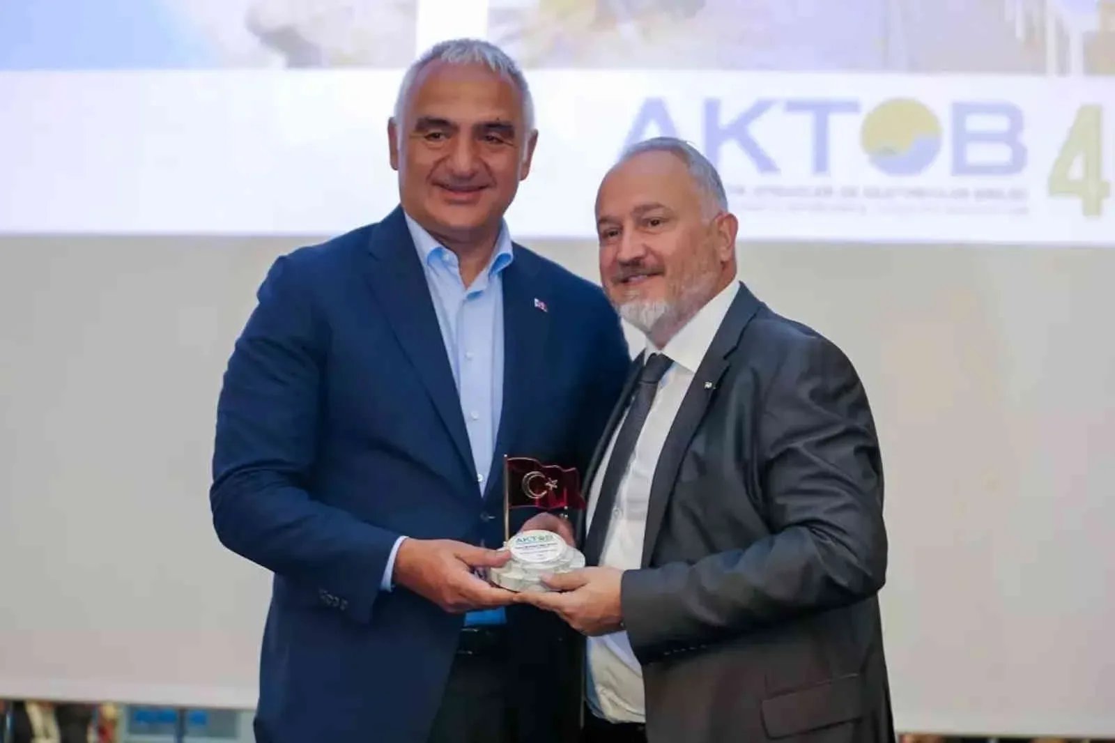 Turizm Bakanı Ersoy, Antalya’da otelcilerle buluşacak