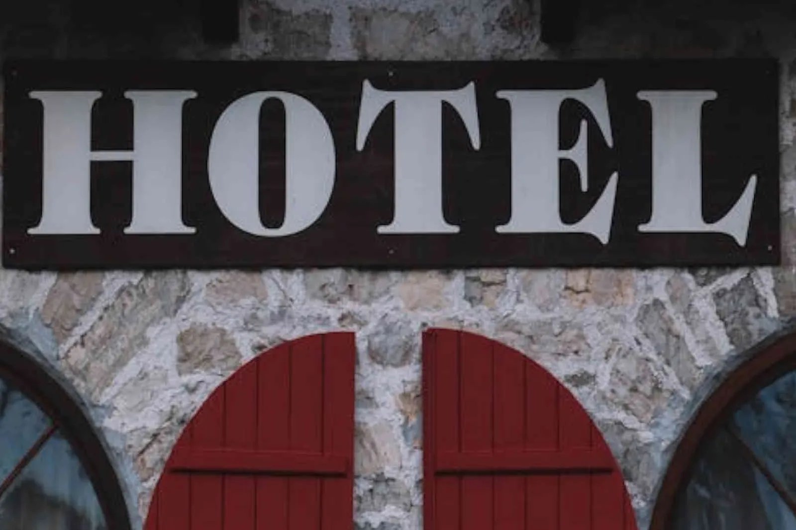 İlk maçta fark yediler rakip takıma konaklayacakları otel vermediler