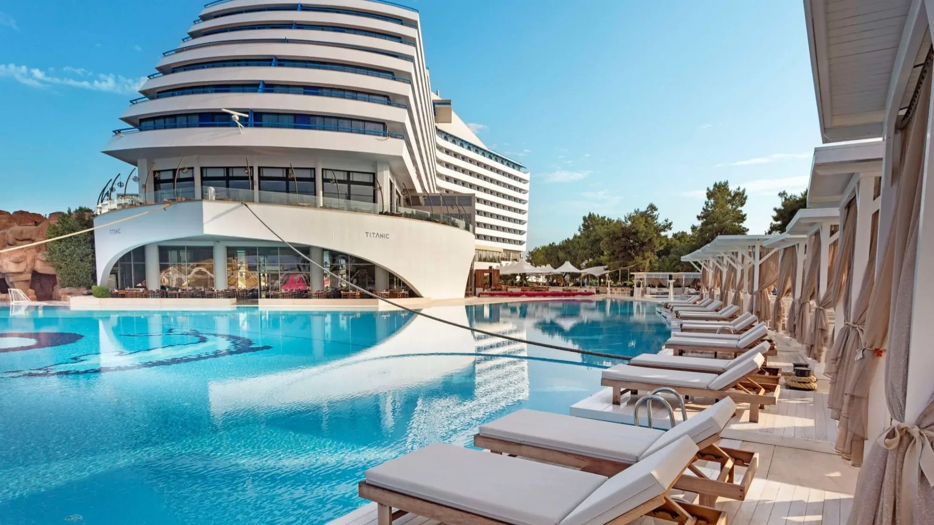 Zoover Awards'tan Antalya'daki Titanic Deluxe Lara'ya Altın Ödül