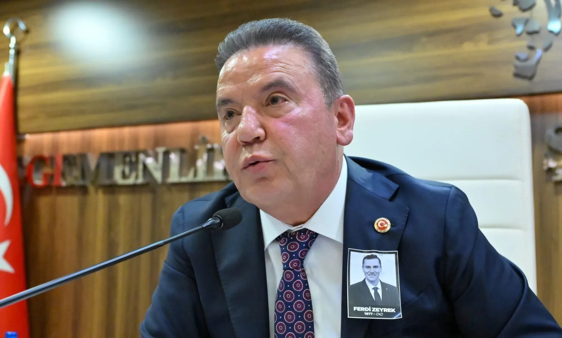 Antalya Büyükşehir Belediye Başkanı Muhittin Böcek, geçici olarak görevden uzaklaştırıldı