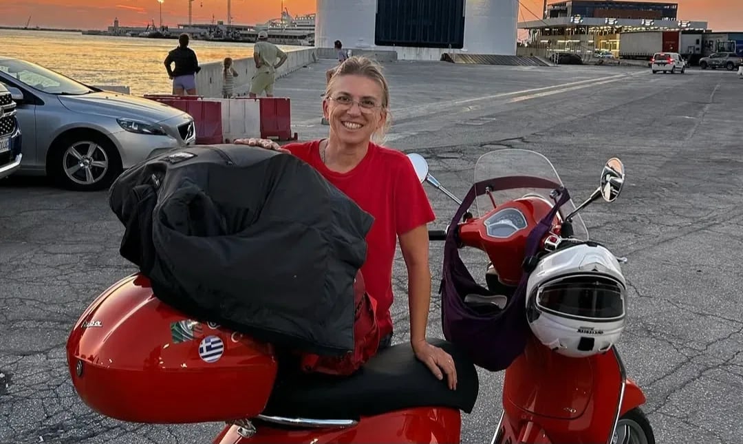 Prof. Dr. Lale Dilbaş, 60. yaşını Vespa motosikleti ile 60 günde 11 ülke gezerek kutladı