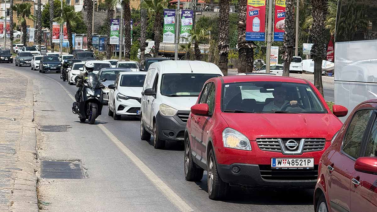 Bayram dönüşü trafiği başladı, Bodrum’dan 15 binden fazla araç çıkış yaptı