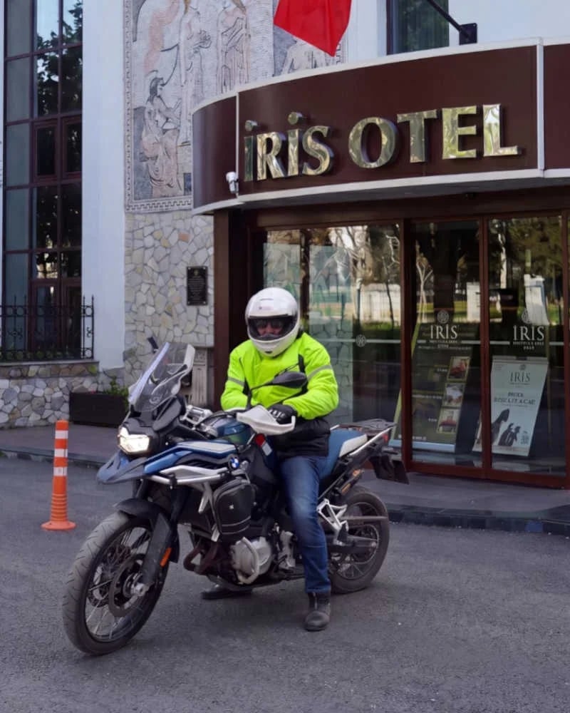 Motosiklet tutkunu otel müdürü, “Motorcu Dostu Otel” konseptini hayata geçirdi