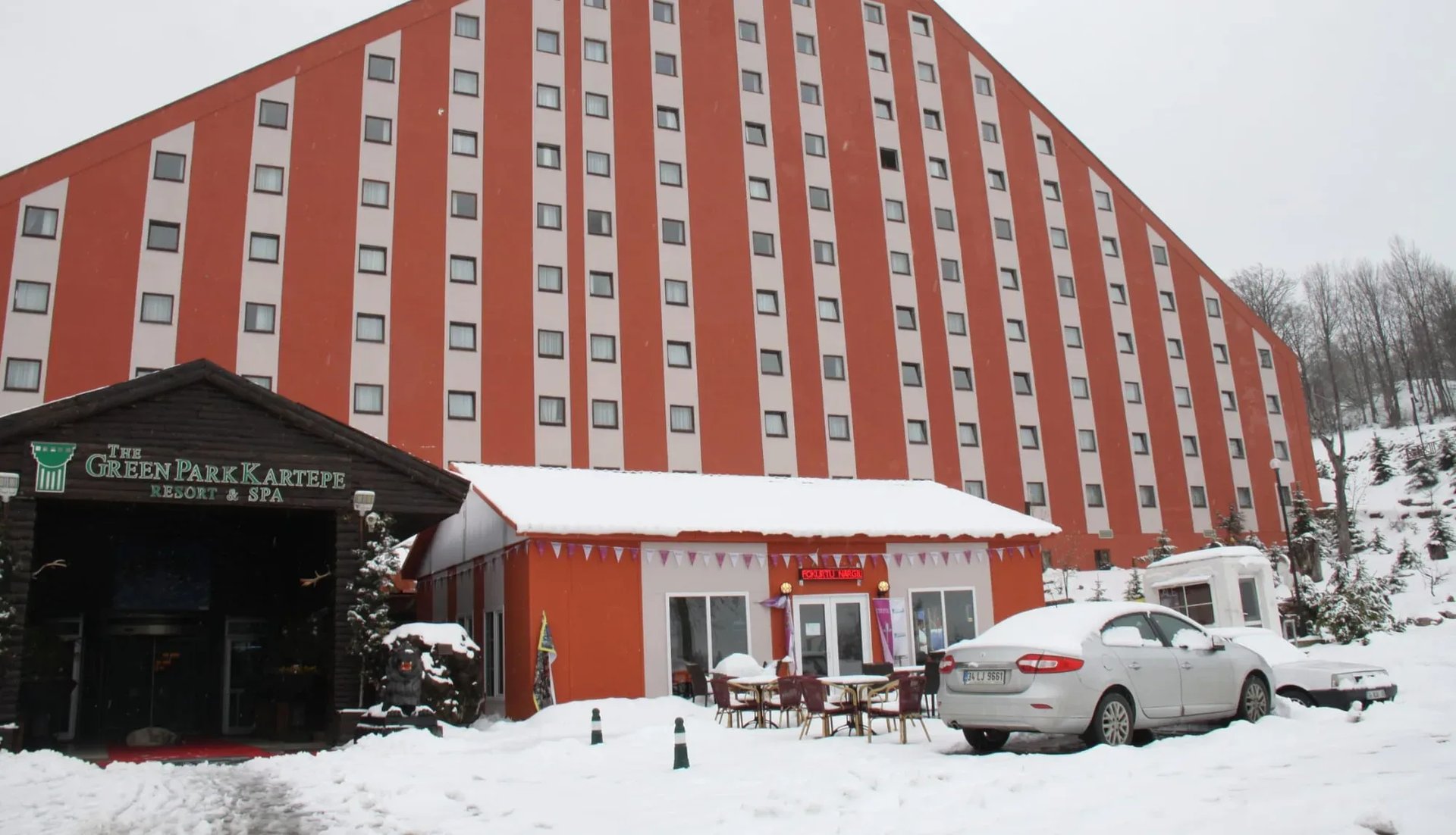 The Green Park Kartepe Resort'ün  iş yeri açma ve çalışma ruhsatı iptal edildi