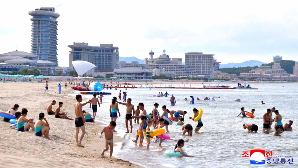 Kuzey Kore'nin yeni tatil kompleksi yerli ziyaretçileri kabul etmeye başladı
