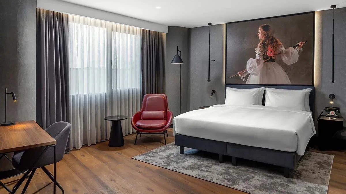 Türkiye’nin ilk Radisson RED markalı oteli İzmir’de açıldı
