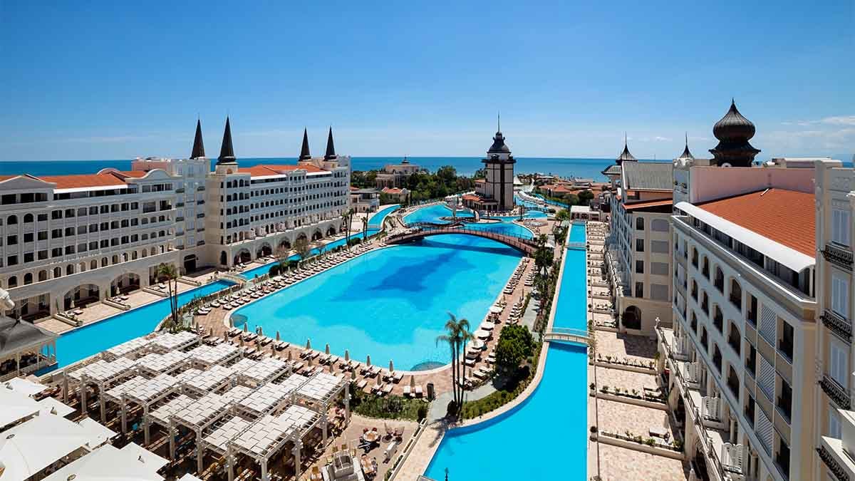 Swandor Hotels, Antalya'daki Mardan Palace'ı satın aldı