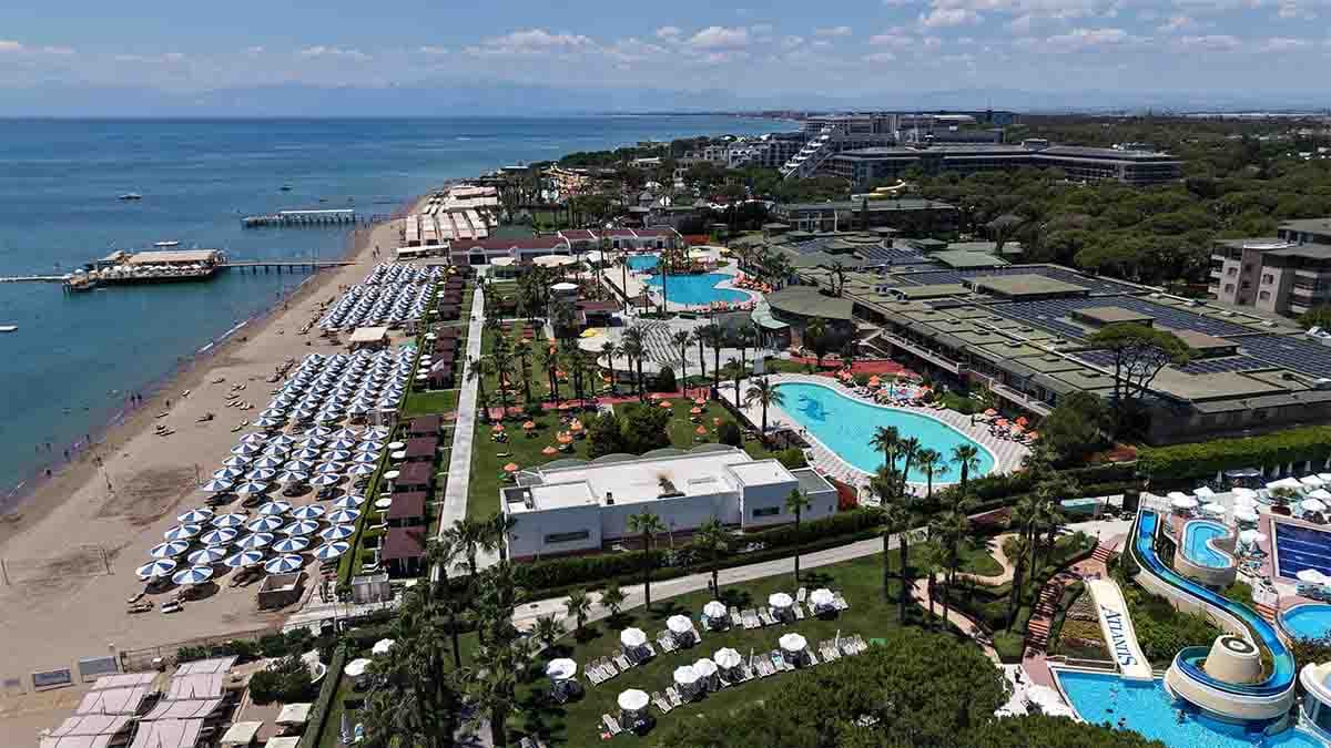 Antalya’da oteller dolmaya başladı