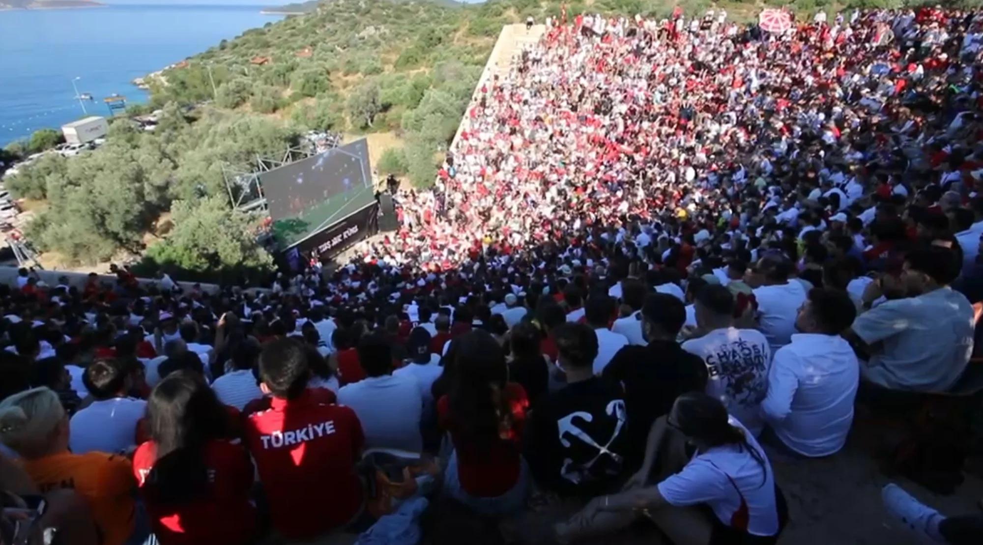 Antalya'daki 2 bin yıllık Antiphellos Antik Tiyatrosu'nda milli maç heyecanı