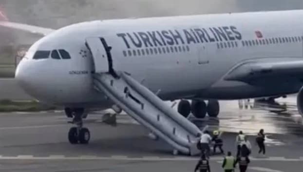 THY uçağı, iniş takımlarından duman çıkınca tahliye edildi