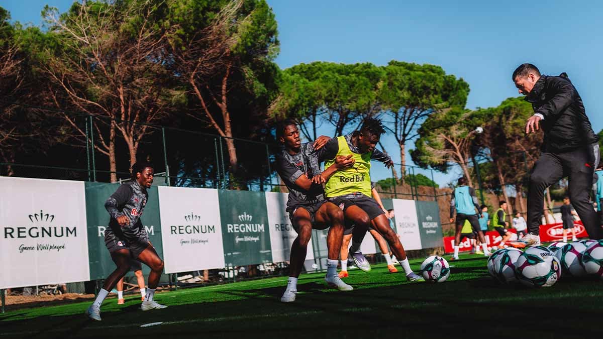 Regnum, dünyaca ünlü futbol kulüplerini ağırlamayı sürdürüyor