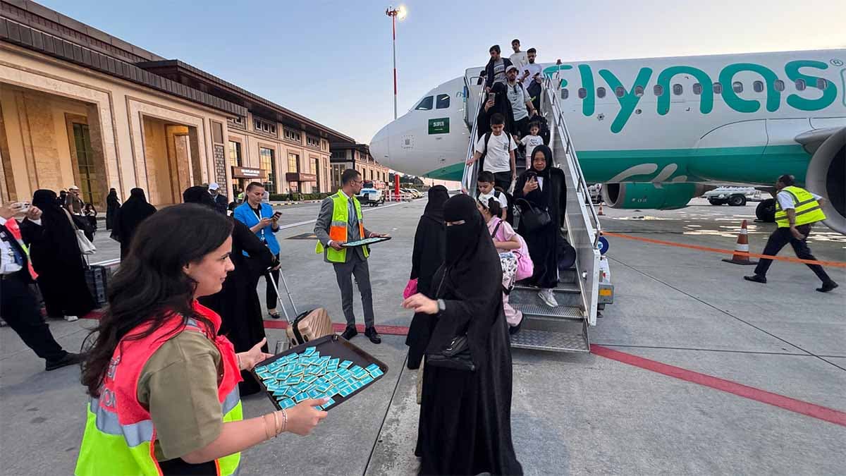Riyad'dan Rize'ye ilk uçuş törenle karşılandı
