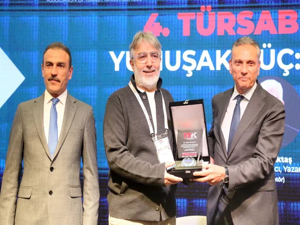 Eski Kültür ve Turizm Bakanı Erkan Mumcu:"Turizmciler işlerini her zaman çok iyi yapar"