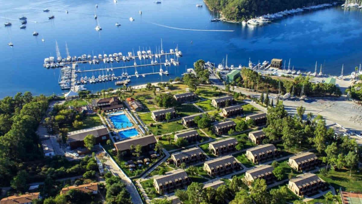 Koç Holding, iki marina ve otelleri 160 milyon dolara satın aldı