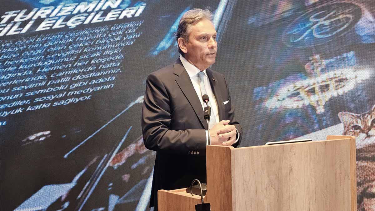 Firuz Bağlıkaya, "Turizmde açıklanan rekorlar, rakiplerimizden geri kalmamızın üstünü örtemiyor"
