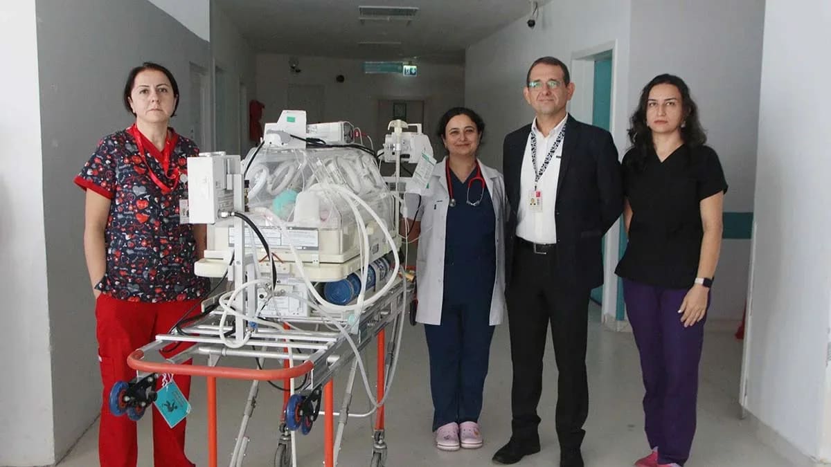 Tatile gelen İngiliz ailenin erken doğan bebeği, Muğla'da hayata tutundu
