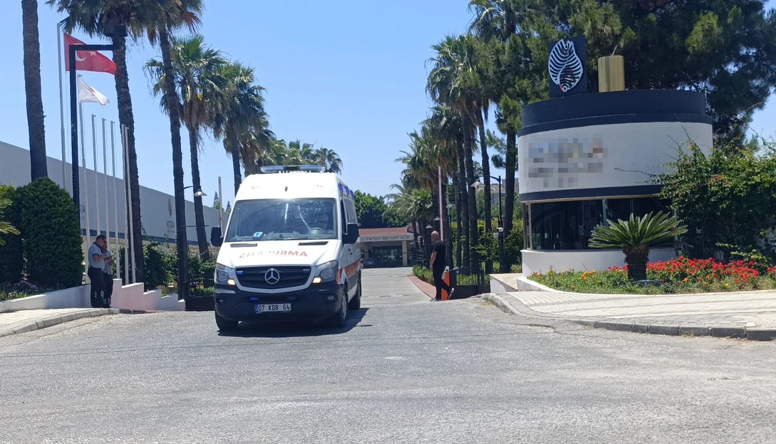 Antalya’daki otelde klor gazı sızıntısından 25 kişi etkilendi