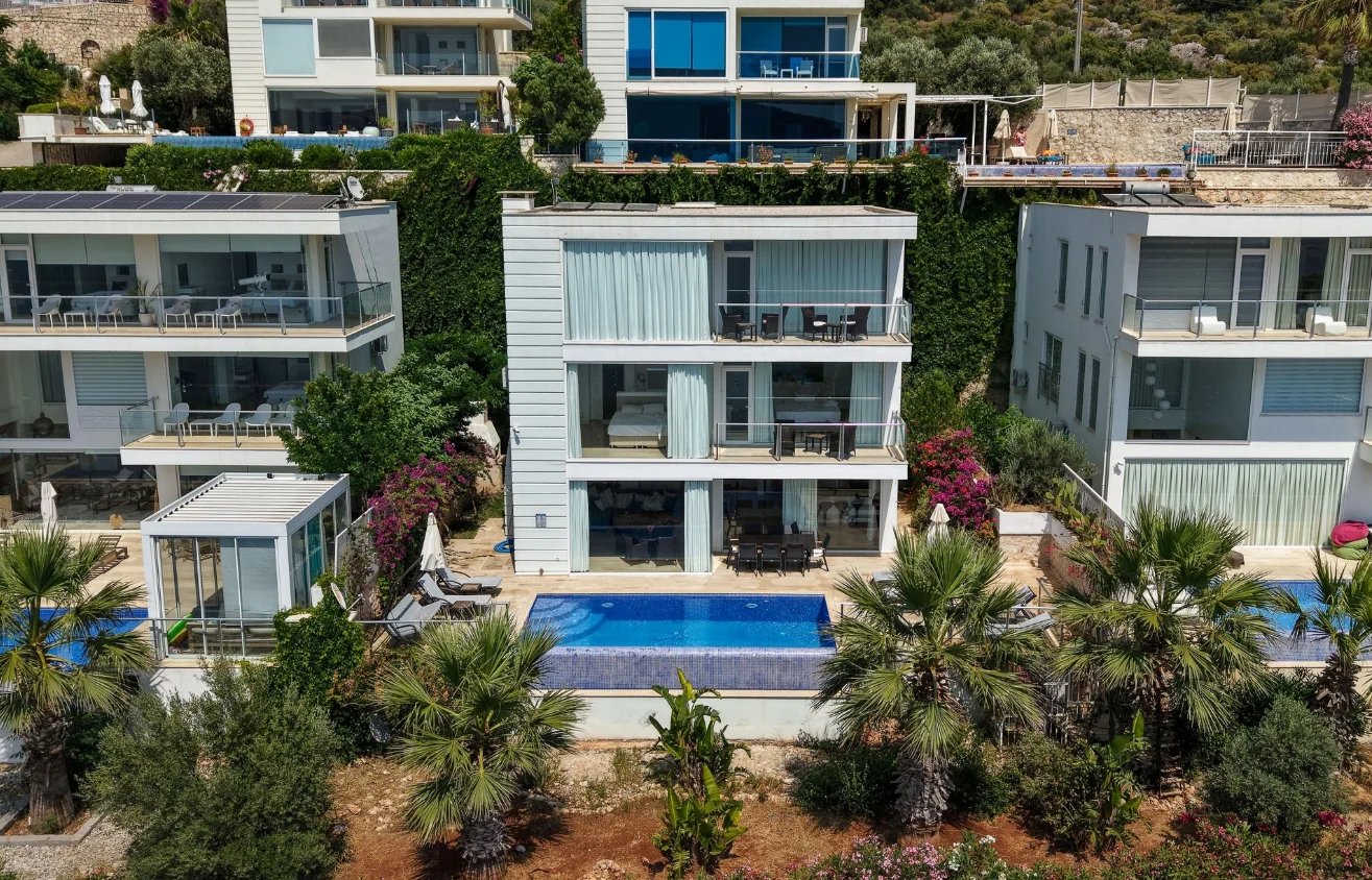 Antalya'da villa tatilleri yüzde 20 zamlandı: Fiyatlar 50 bin TL'den başlayıp, 500 bin TL'ye kadar çıkabiliyor