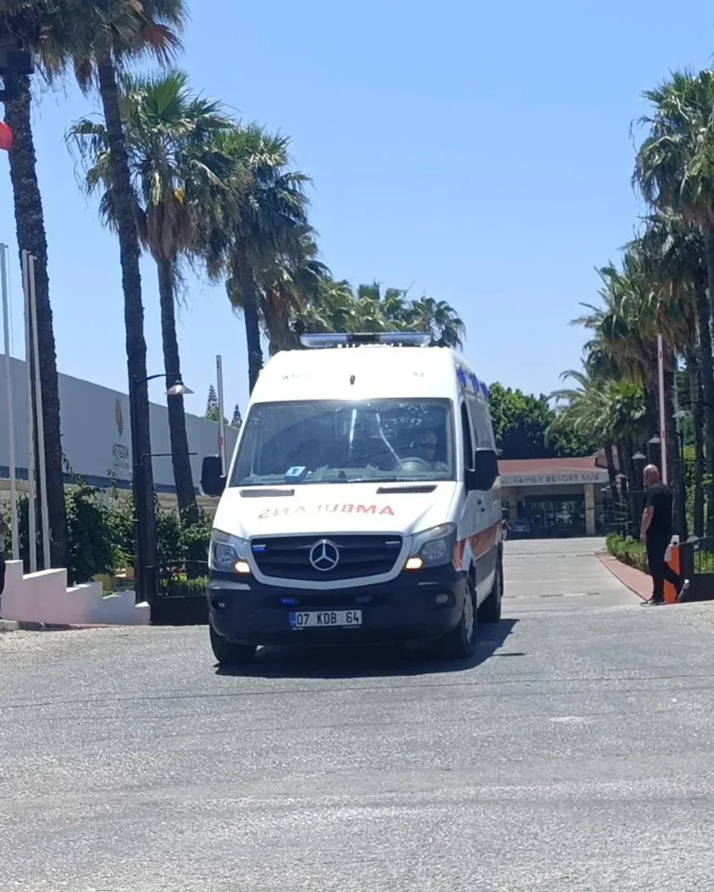 Antalya’daki otelde klor gazı sızıntısından 25 kişi etkilendi