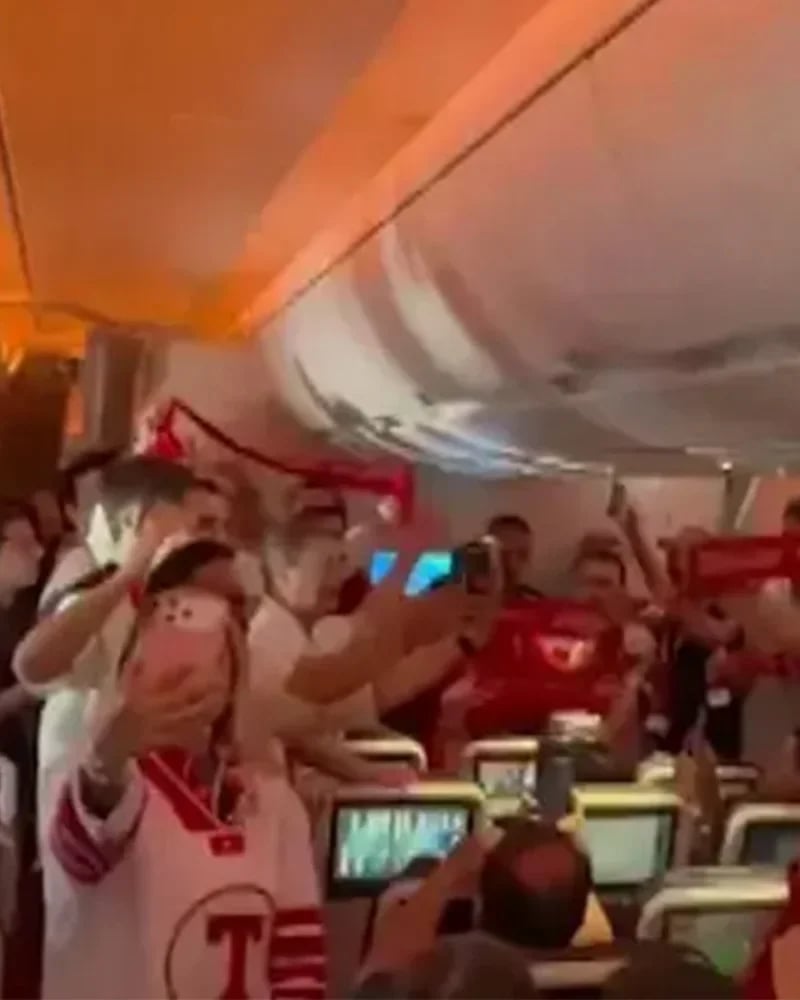 İstanbul’dan San Francisco’ya giden uçaklarda Milli Takım coşkusu