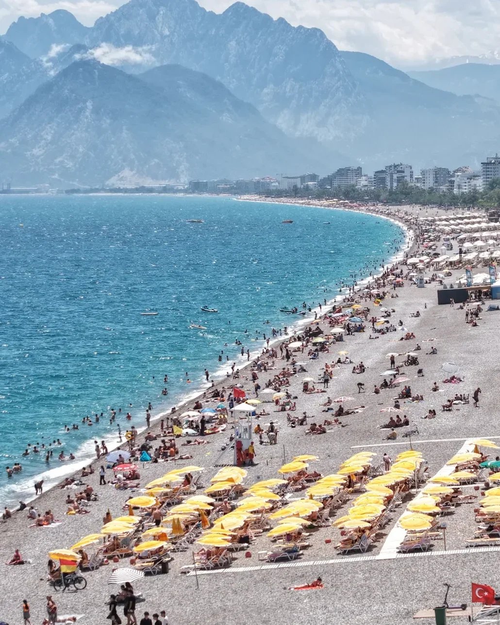 Antalya’da “Dumansız Plaj” denetimleri başladı, sigara içenlere para cezası uygulanacak