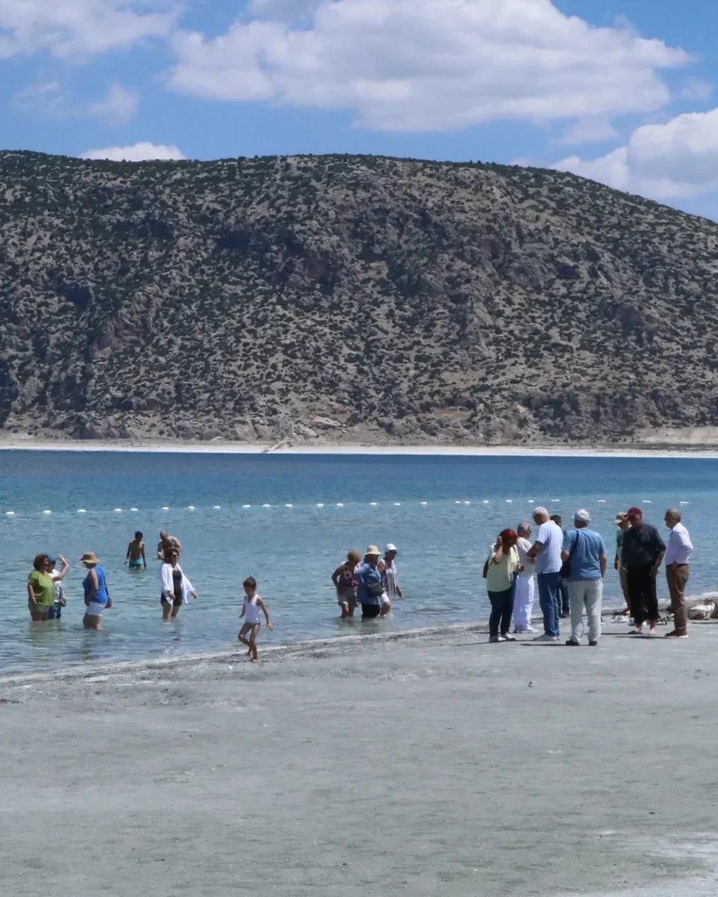 Salda Gölü'ne turist sınırı getirildi