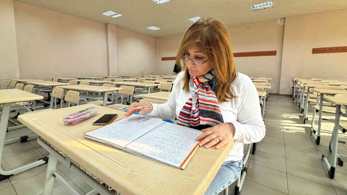 Üniversite hayalini 53 yaşında gerçekleştirdi: Hem turizm ve otelcilik hem de aşçılık okuyor