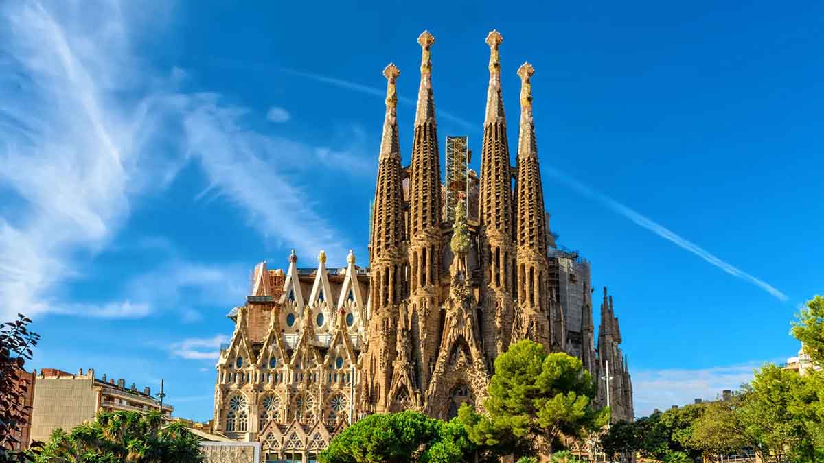 La Sagrada Familia, dünyanın en uzun kilisesi unvanını aldı