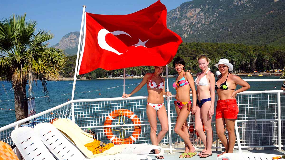 Ruslar için Türkiye tatili, Soçi’den ucuz